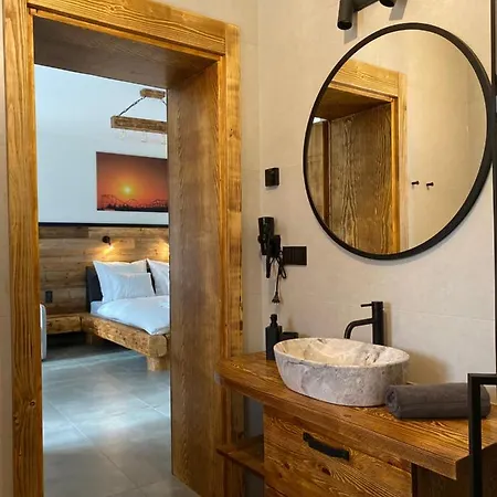 Zander Apartment
