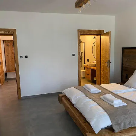 Zander Apartment