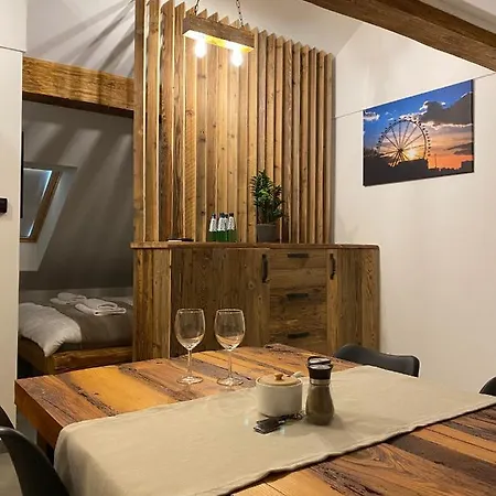 Zander Apartment